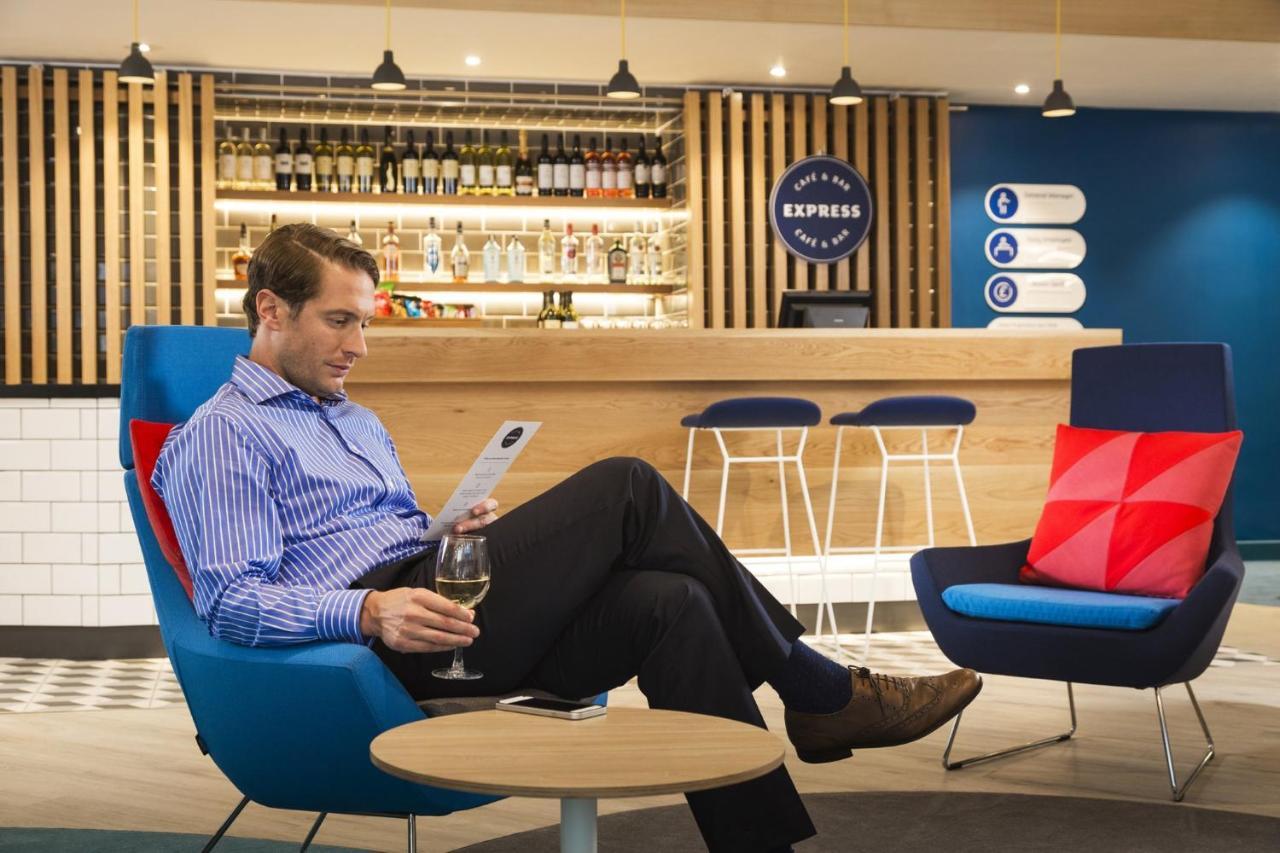 Holiday Inn Express - Fleet By Ihg Εξωτερικό φωτογραφία