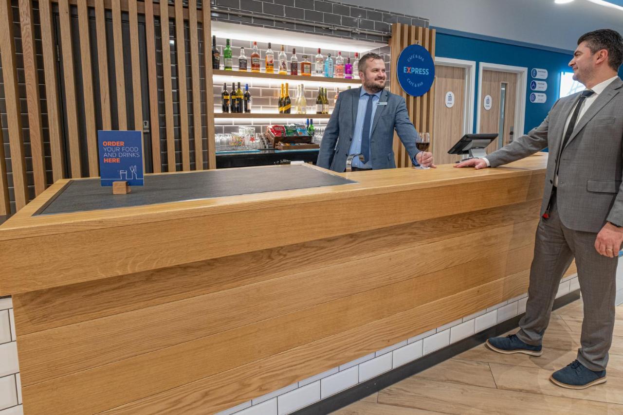 Holiday Inn Express - Fleet By Ihg Εξωτερικό φωτογραφία