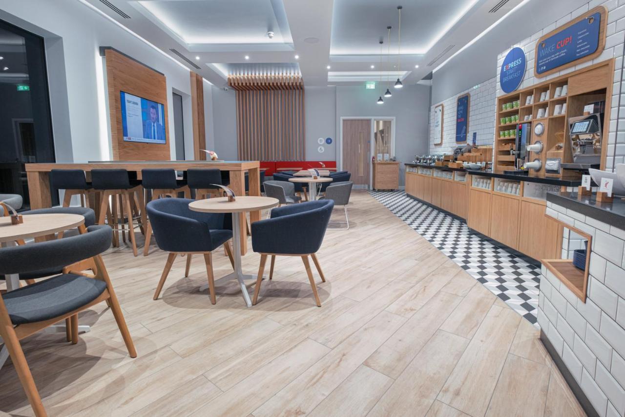 Holiday Inn Express - Fleet By Ihg Εξωτερικό φωτογραφία