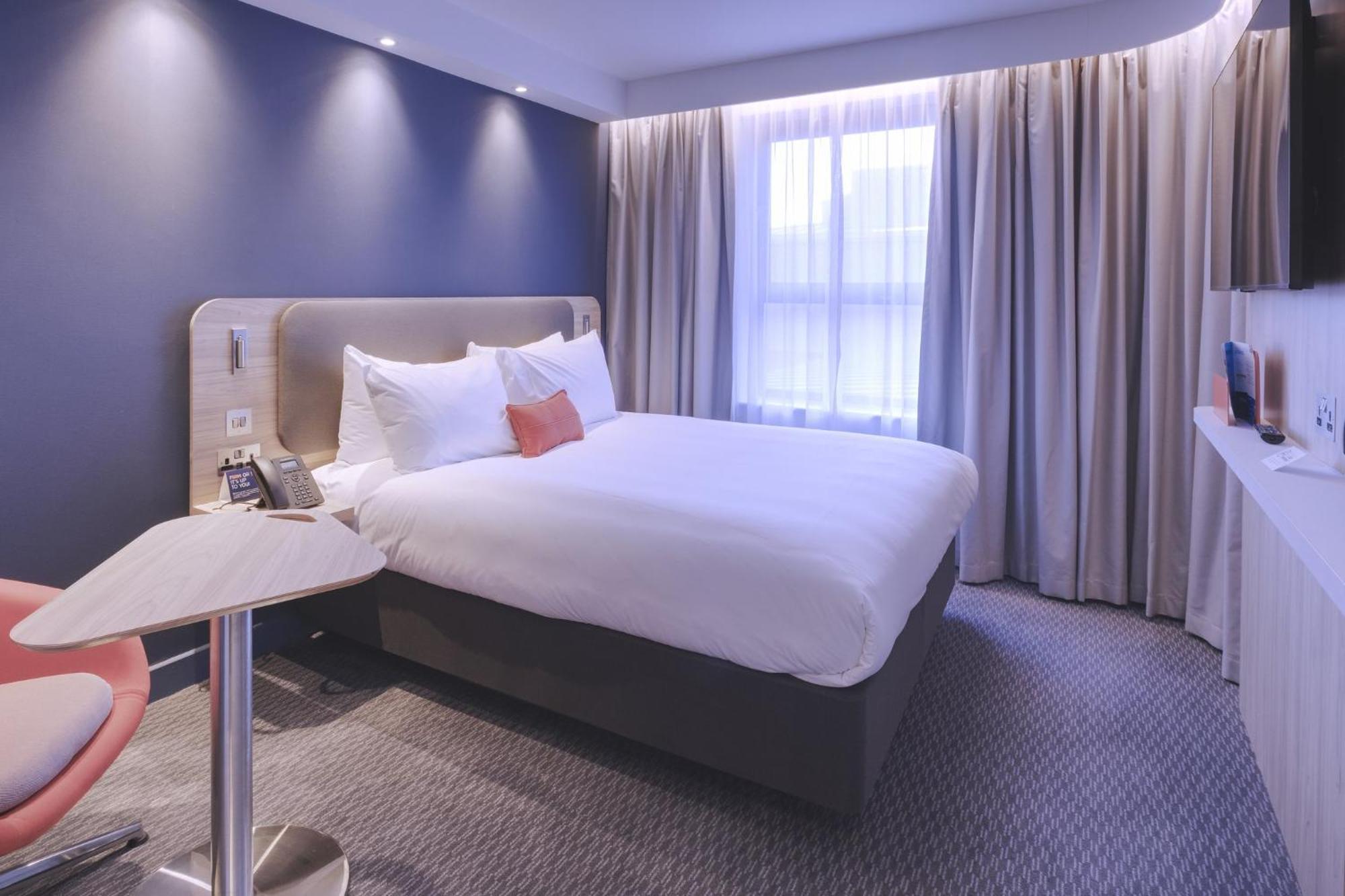 Holiday Inn Express - Fleet By Ihg Εξωτερικό φωτογραφία